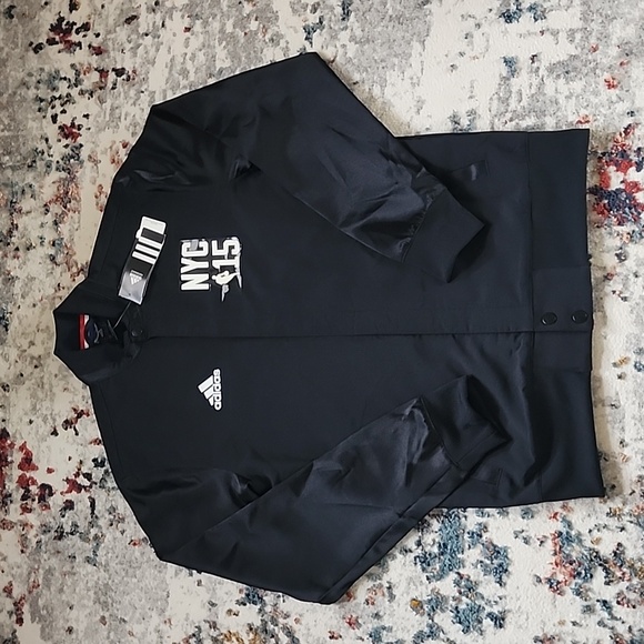 Adidas jacket - Picture 1 of 7